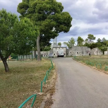 Cute Marla Art Close To Center * Pula