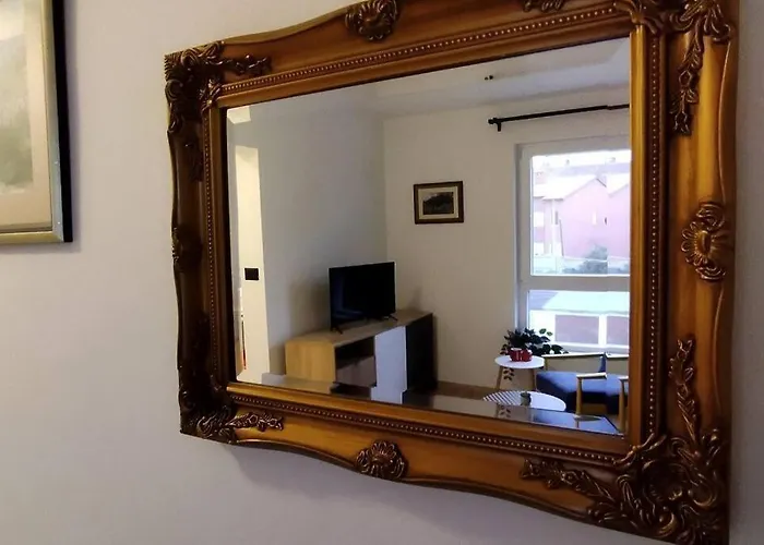 Cute Marla Art Close To Center 公寓