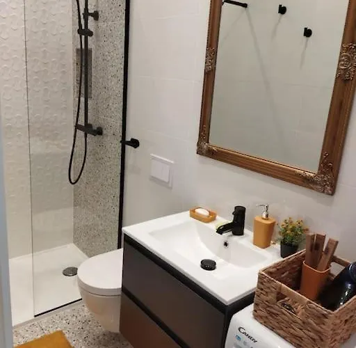 Cute Marla Art Close To Center 普拉