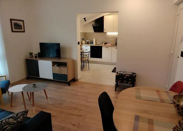 Cute Marla Art Close To Center 公寓 普拉